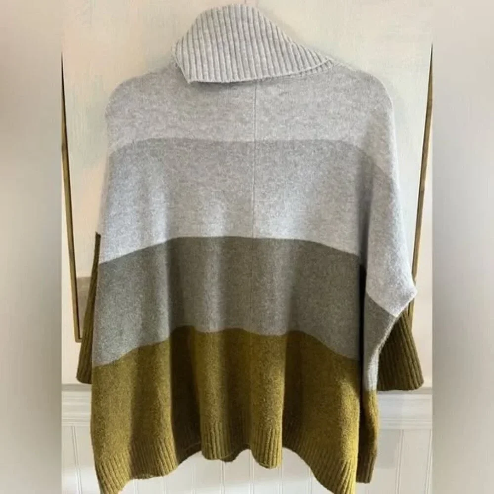 LOFT Oversized Green/Gray Colorblock Pocket Poncho Sweater Gray Ombré Size Small